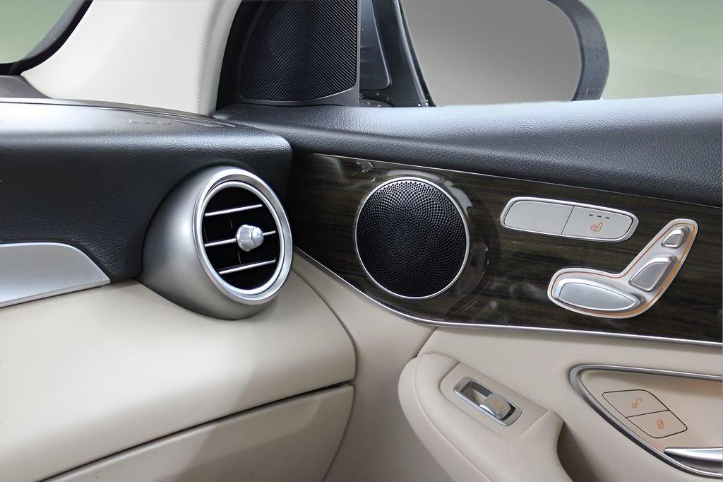 Used 2019 Mercedes-Benz GLC 300 image 28