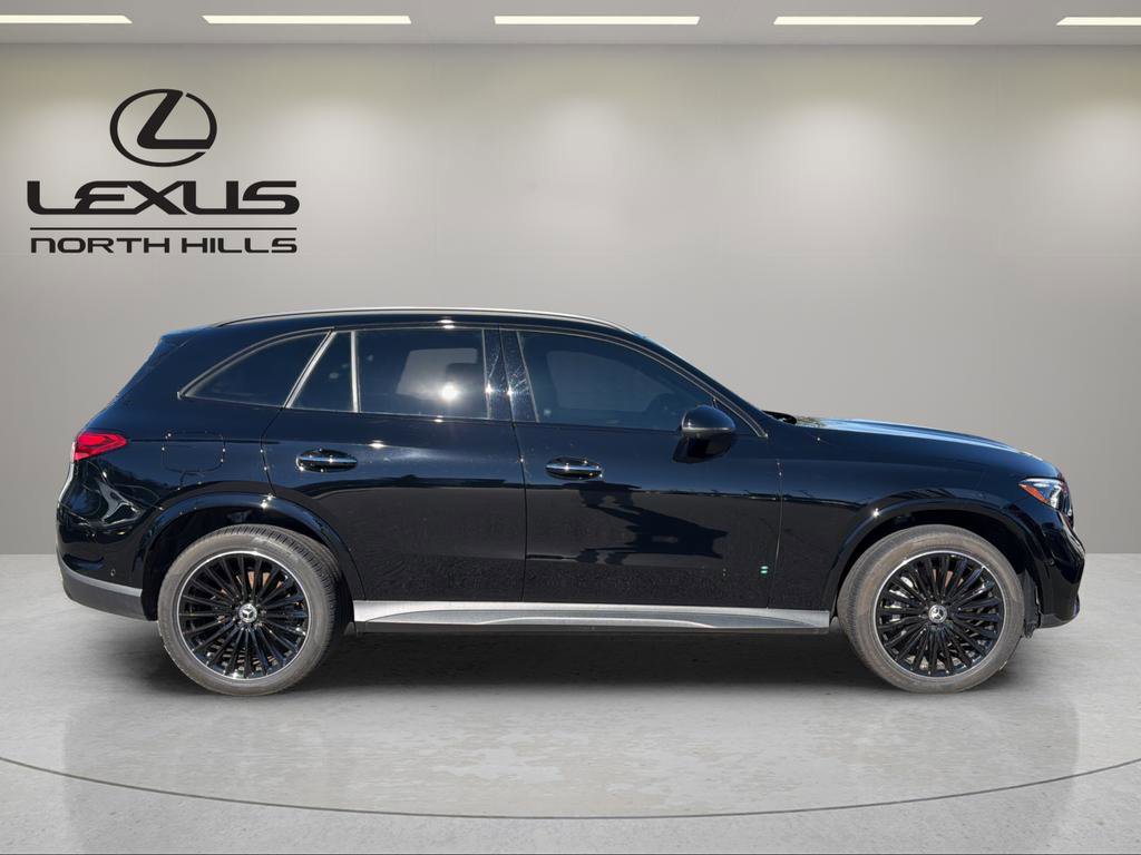 Used 2024 Mercedes-Benz GLC 300 4MATIC image 5