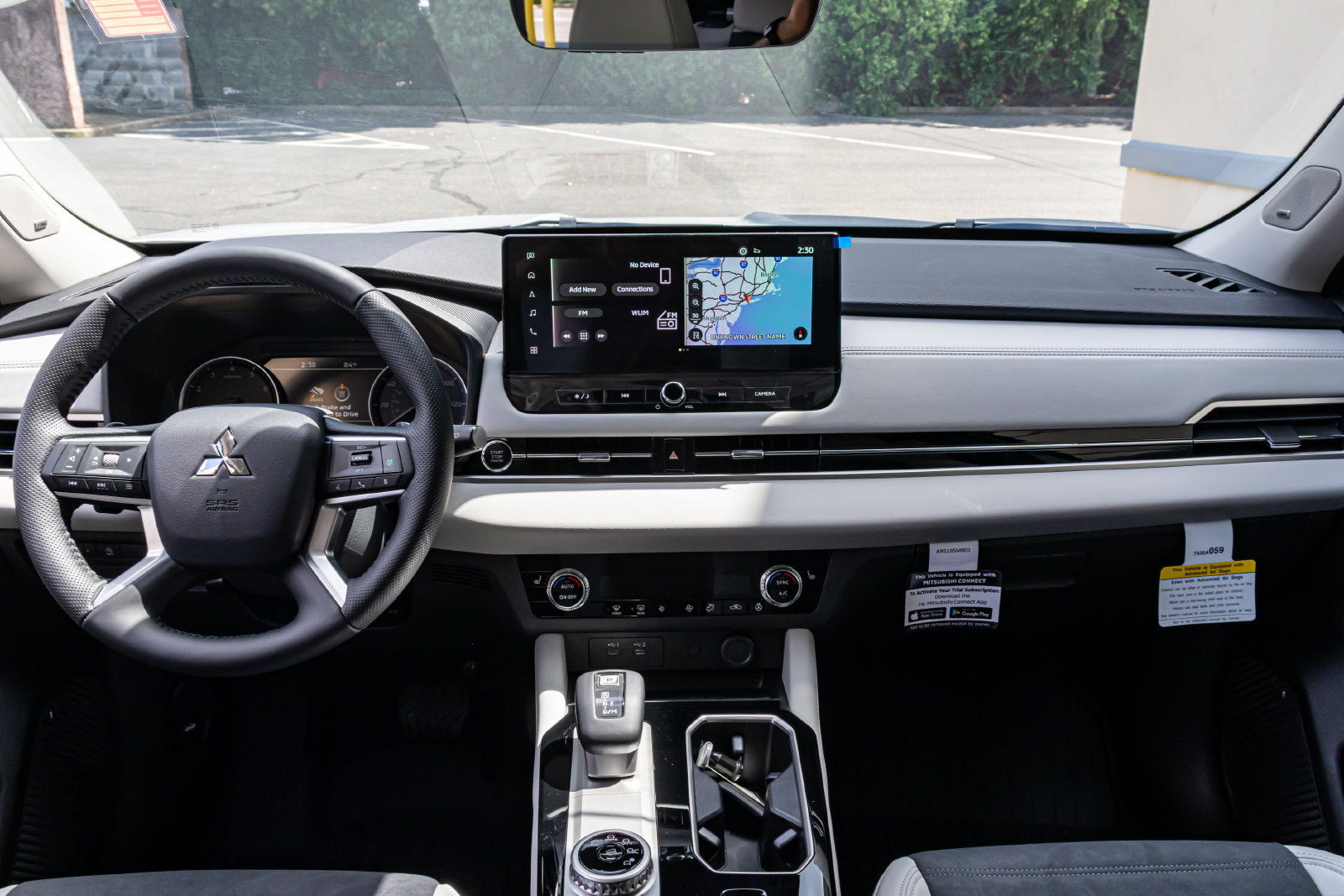 New 2026 Mitsubishi Outlander SE FWD image 3