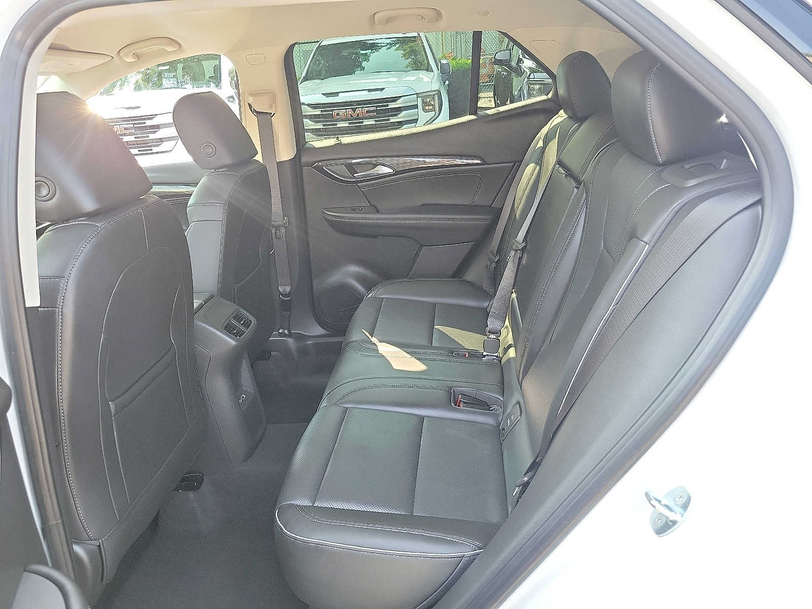 Used 2023 Buick Envision Essence FWD image 10