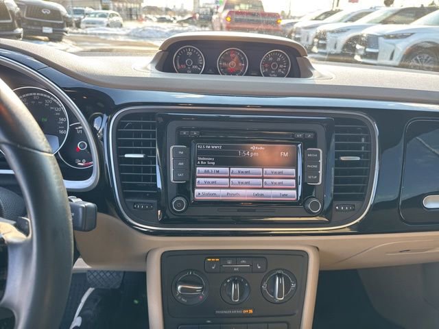 Used 2015 Volkswagen Beetle TDI image 22