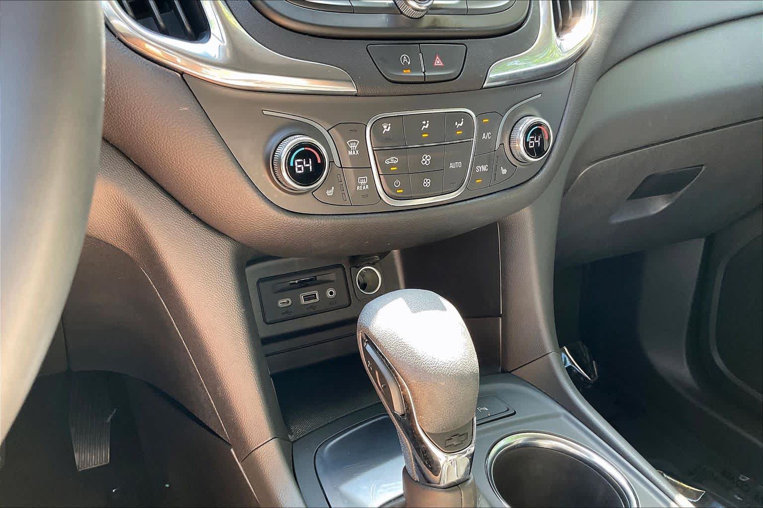 Used 2024 Chevrolet Equinox LT FWD image 31