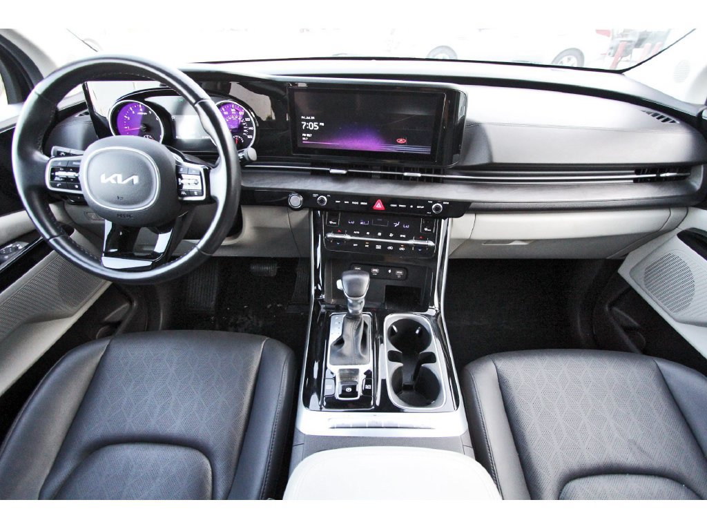 Used 2022 Kia Carnival EX FWD image 10