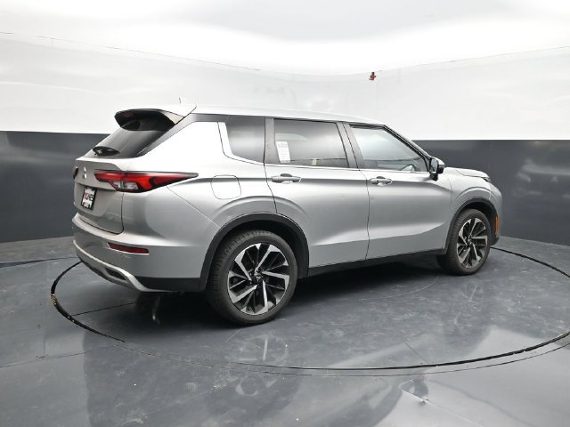 Used 2024 Mitsubishi Outlander SE FWD image 9
