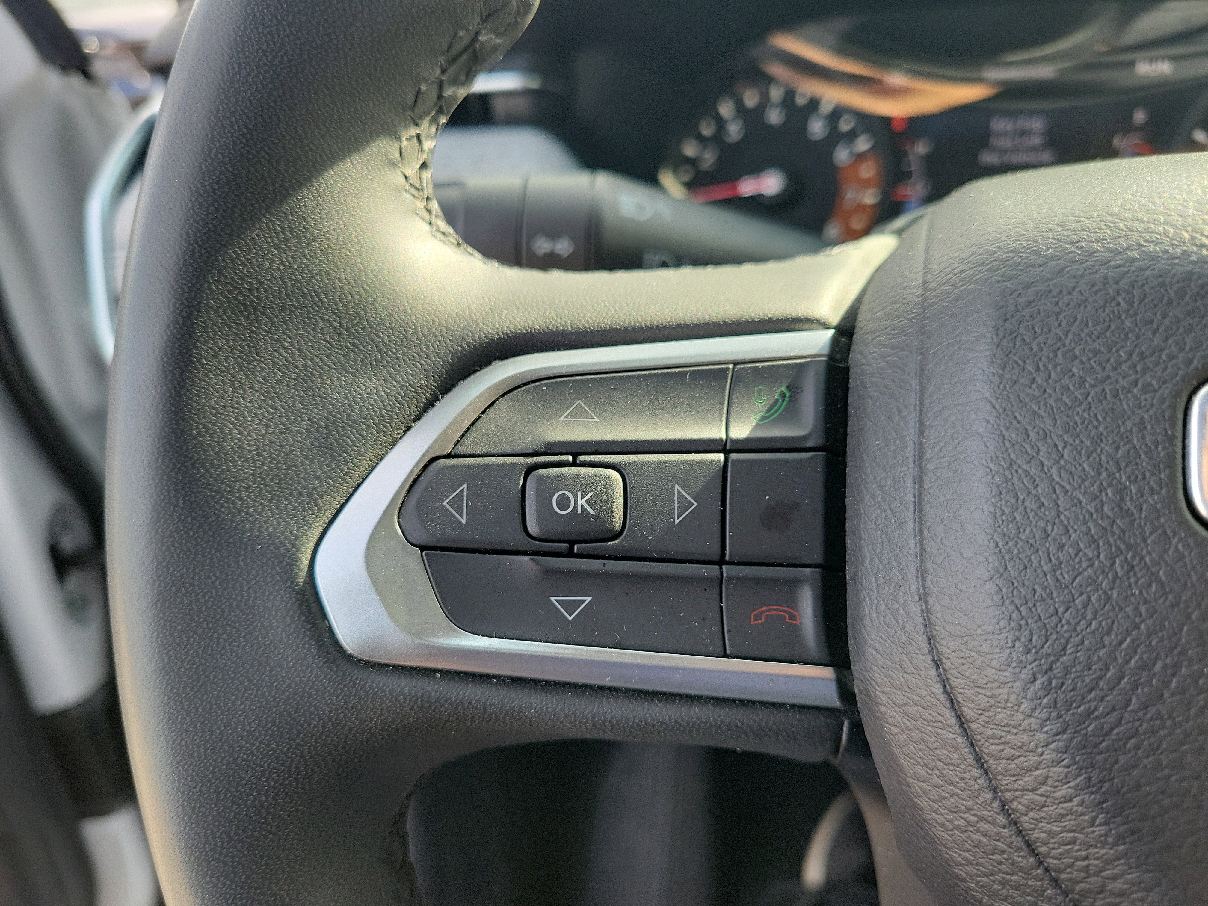 Used 2024 Jeep Compass Latitude image 23