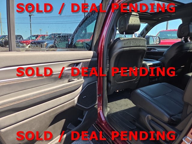 Used 2024 Jeep Wagoneer Series II AWD/4WD image 11