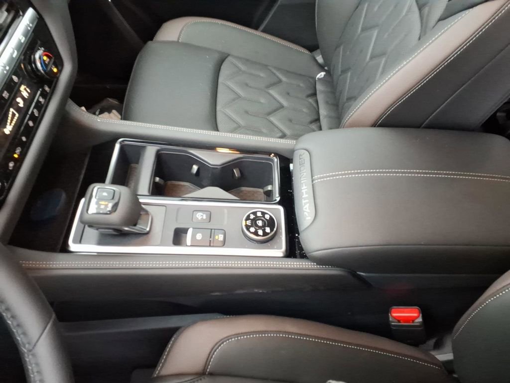 New 2026 Nissan Pathfinder Platinum image 15