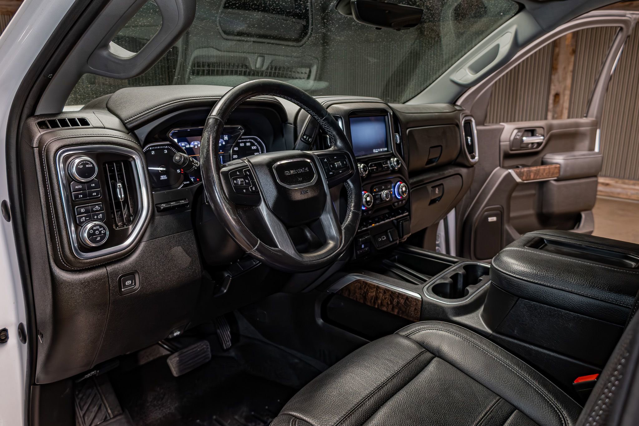 Used 2022 GMC Sierra 2500 Denali w/ Denali Ultimate Package image 17