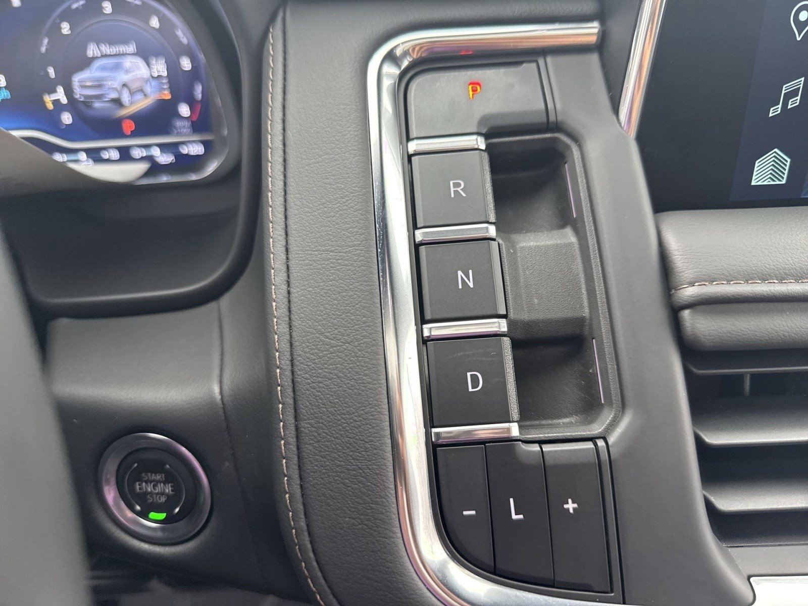 Used 2024 Chevrolet Tahoe High Country w/ Advanced Technology Package image 19