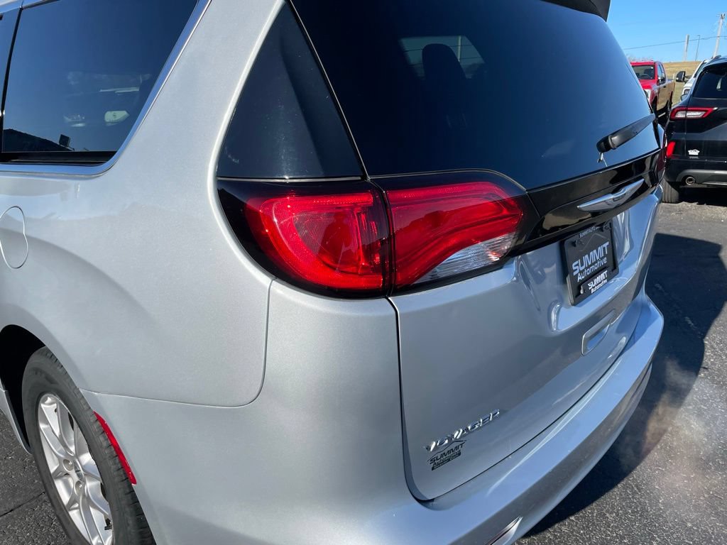 Used 2024 Chrysler Voyager LX FWD image 39