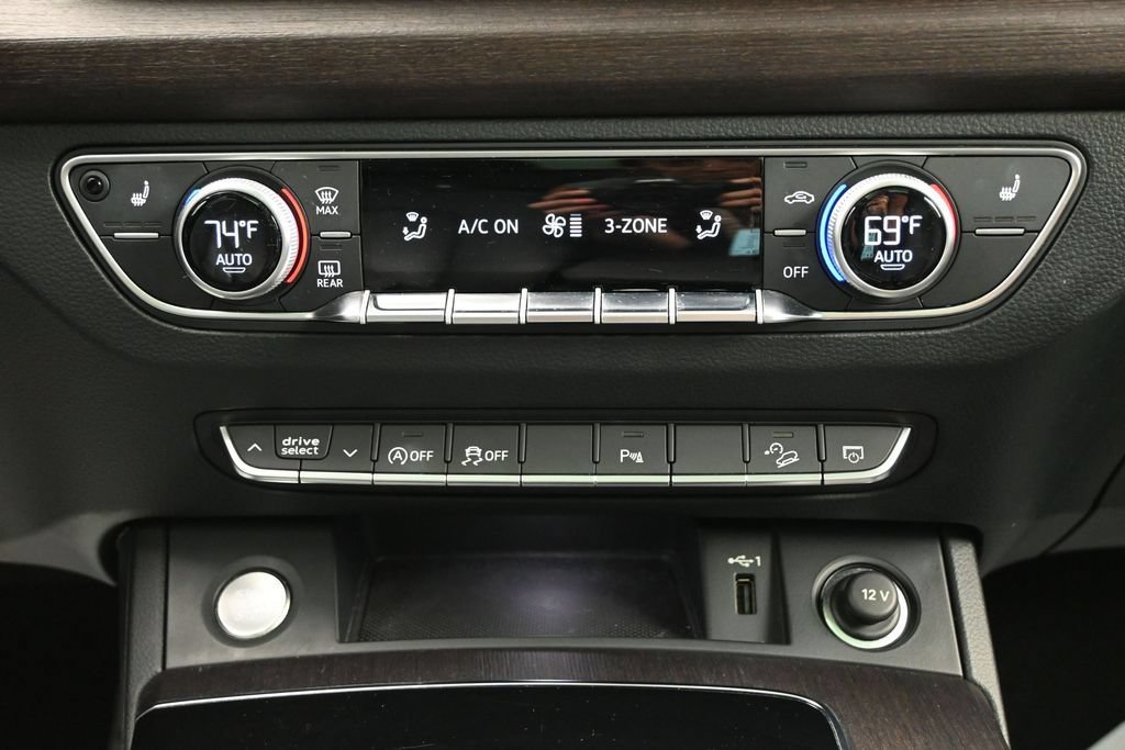 Used 2022 Audi Q5 2.0T Premium w/ Convenience Package AWD/4WD image 19