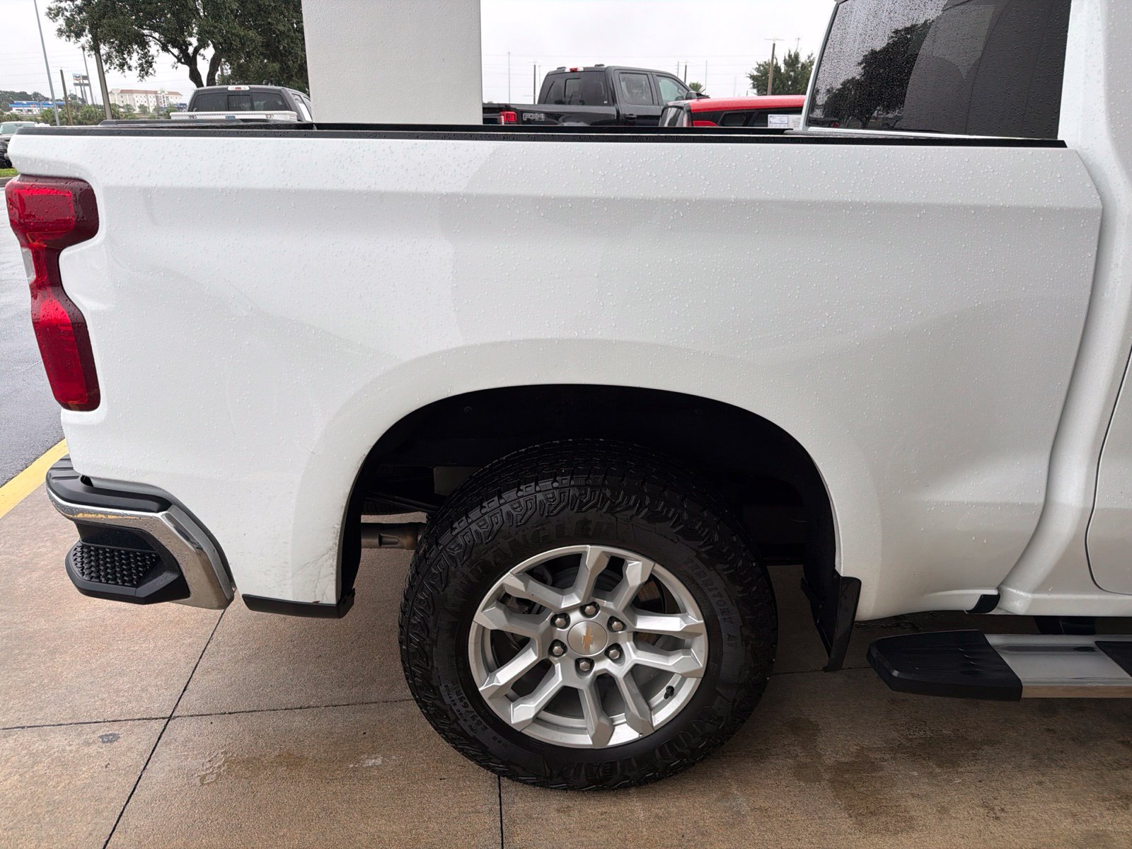 Used 2026 Chevrolet Silverado 1500 LT AWD/4WD image 11