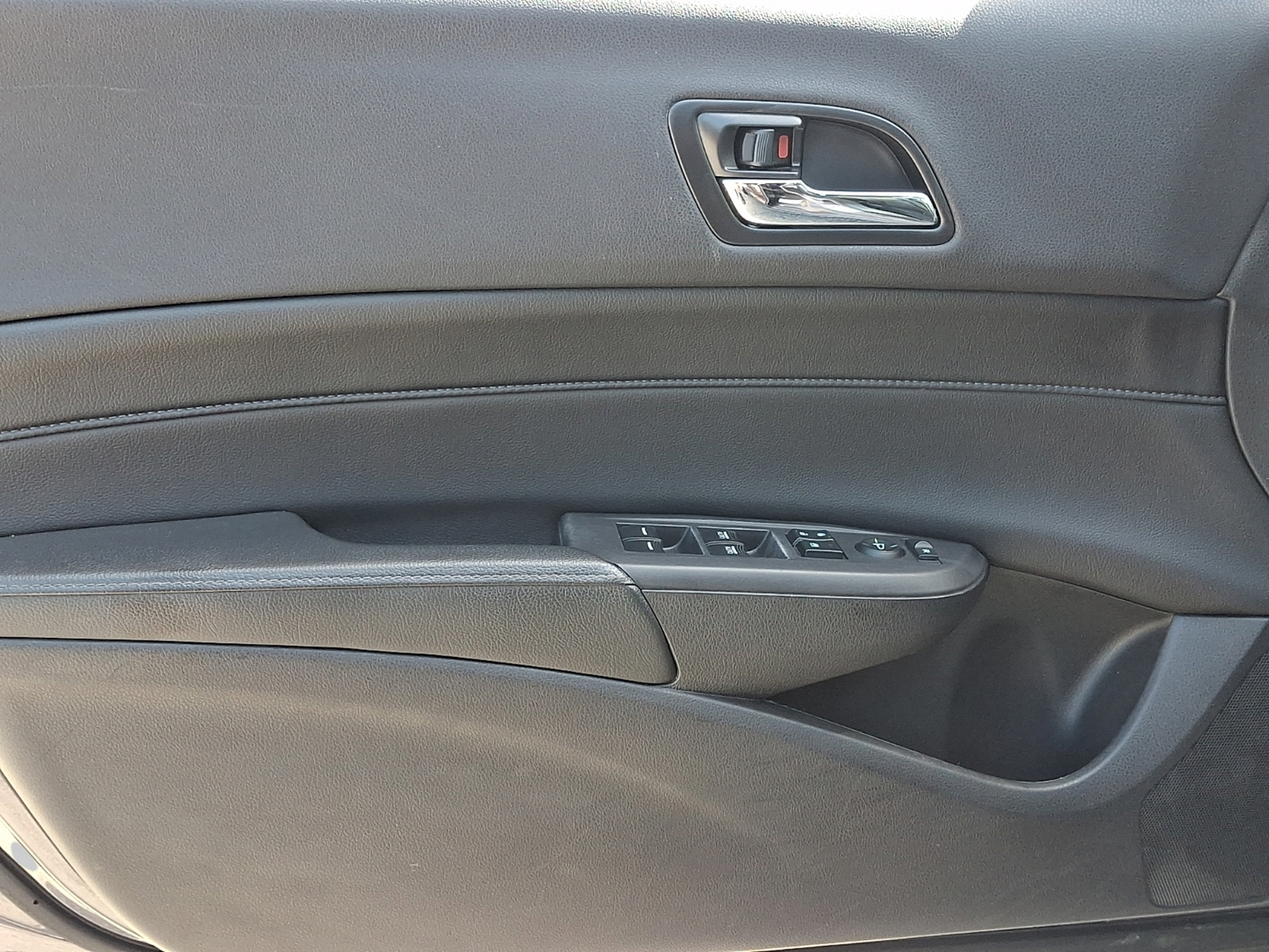 Used 2015 Acura ILX FWD image 9