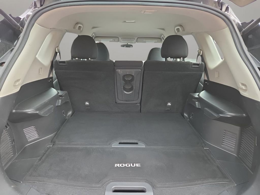 Used 2018 Nissan Rogue S image 20