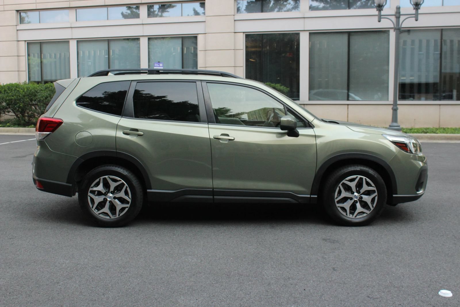 Used 2021 Subaru Forester Premium AWD/4WD image 6