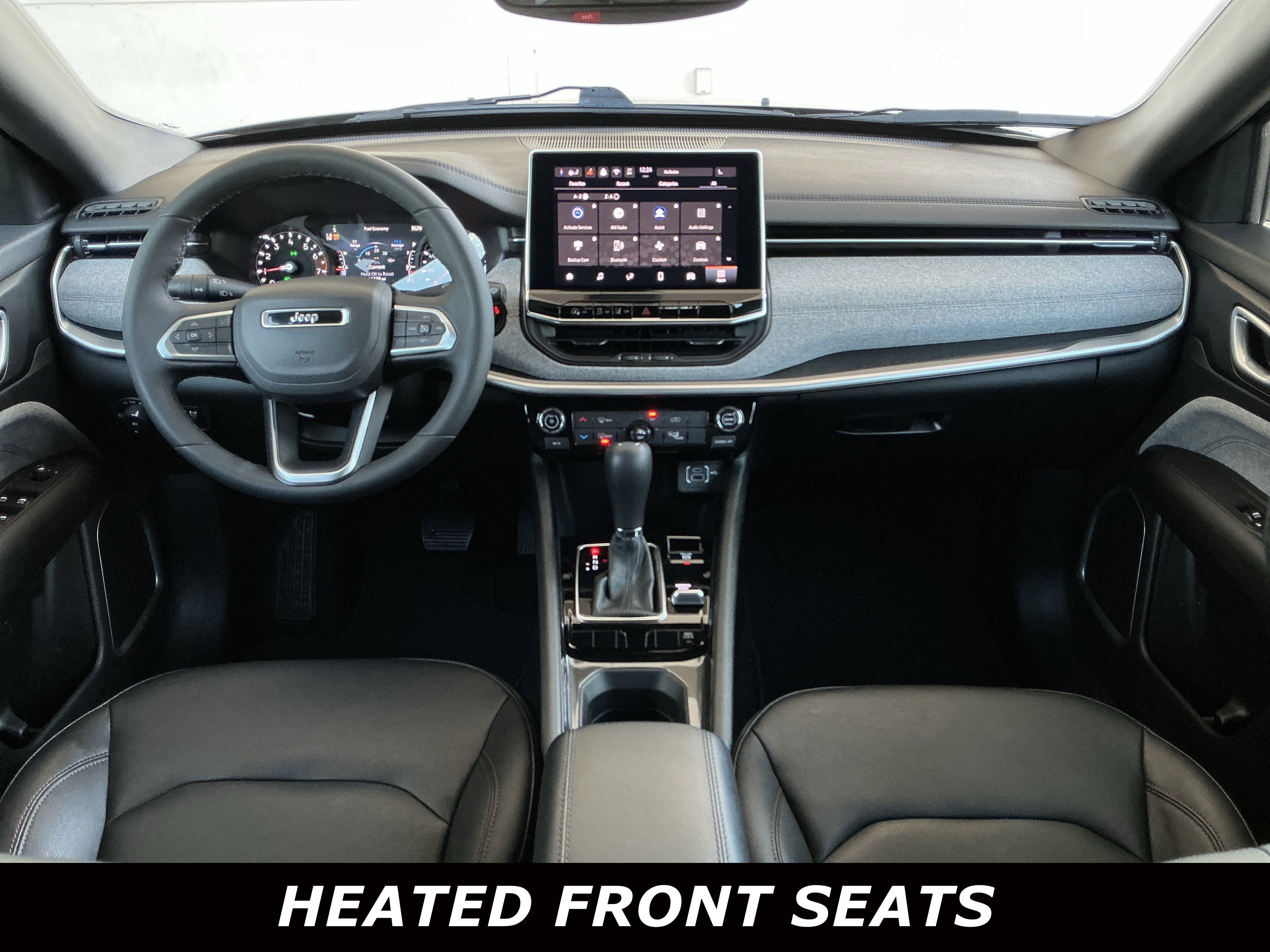 Used 2024 Jeep Compass Latitude image 4