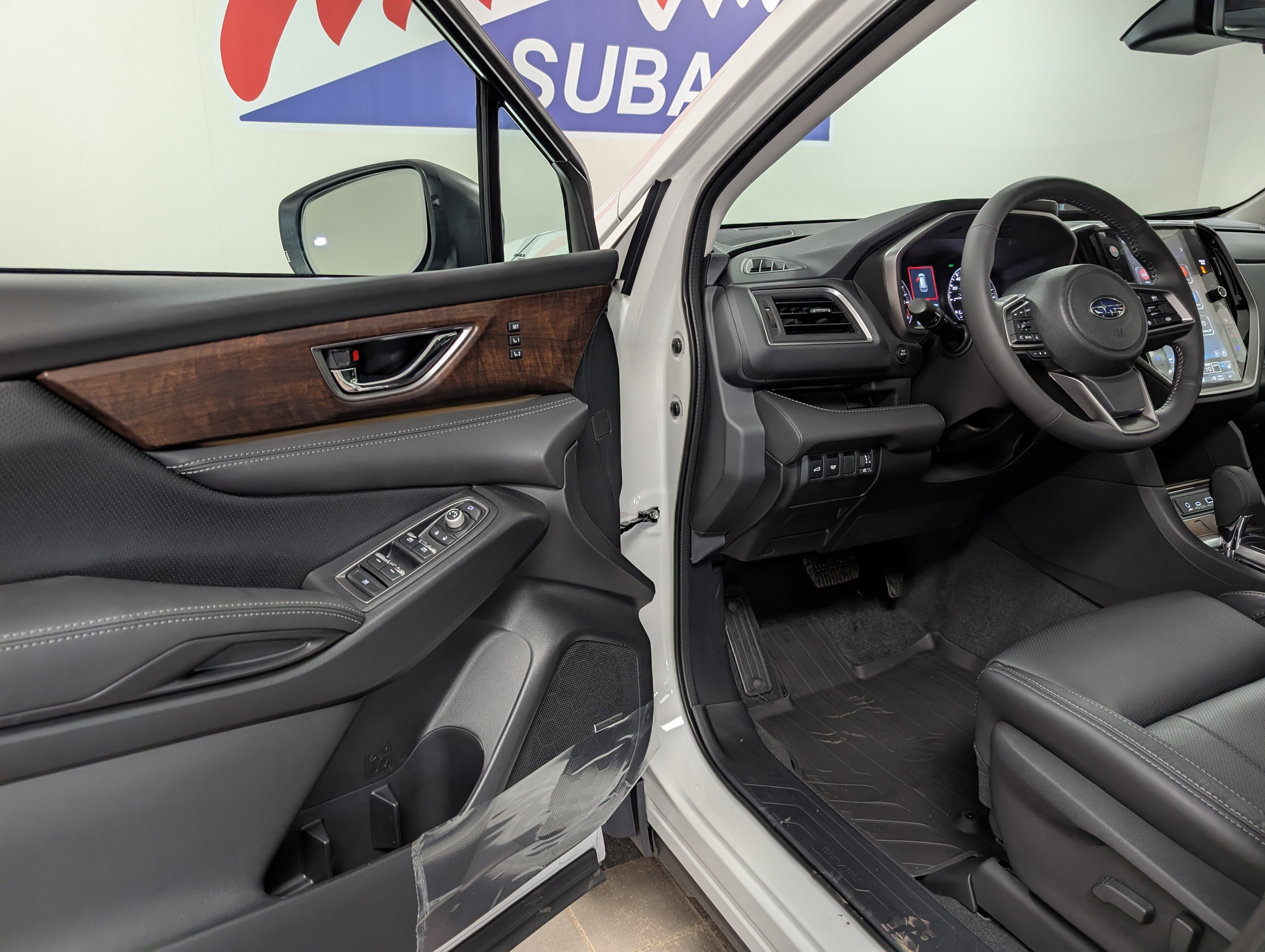 New 2025 Subaru Ascent Touring w/ Popular Package #2 image 32