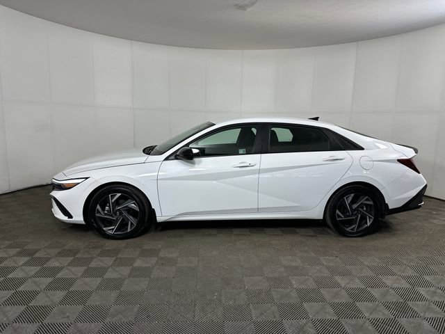 Used 2025 Hyundai Elantra Sport image 6