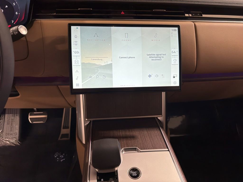 New 2026 Land Rover Range Rover SE image 16