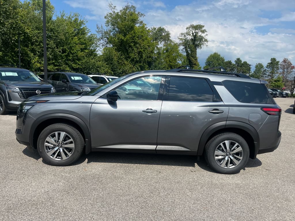 New 2026 Nissan Pathfinder SL FWD image 4