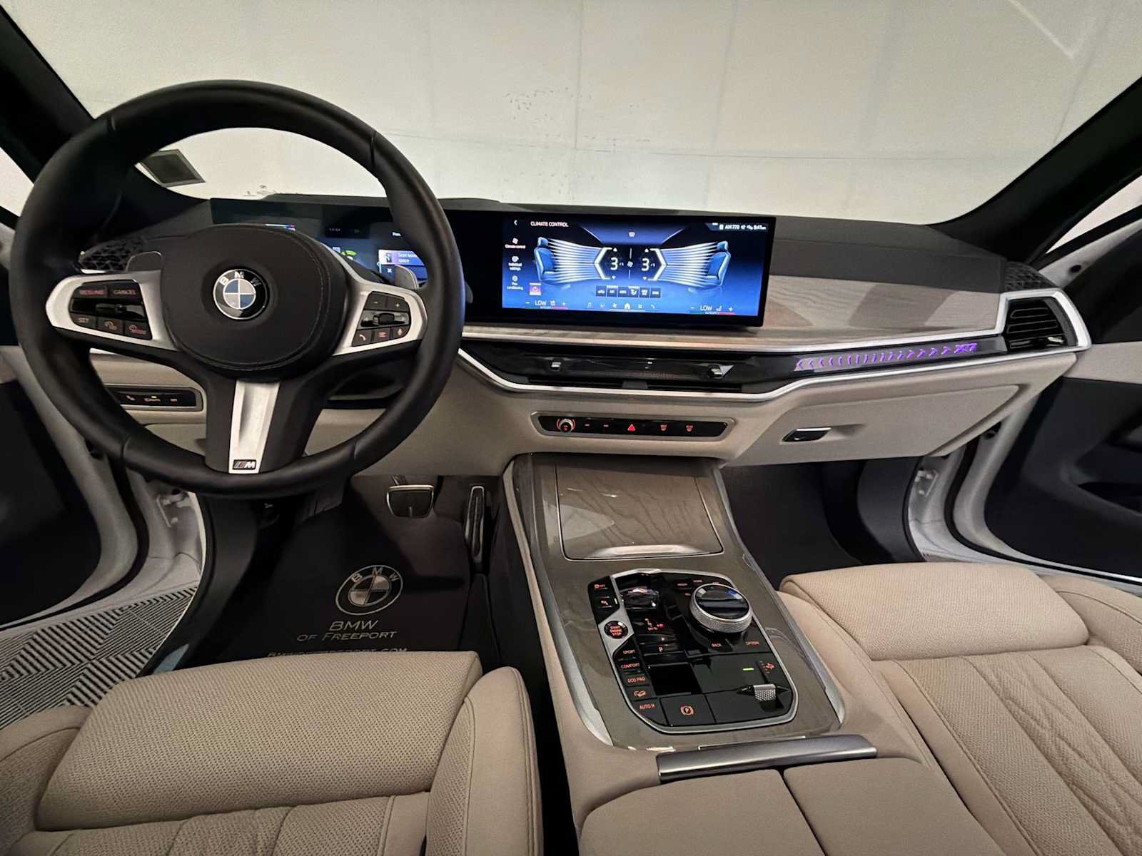 Used 2026 BMW X7 xDrive40i w/ M Sport Package AWD/4WD image 17
