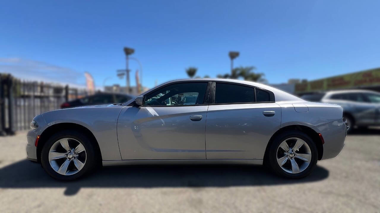 Used 2015 Dodge Charger SXT RWD image 7