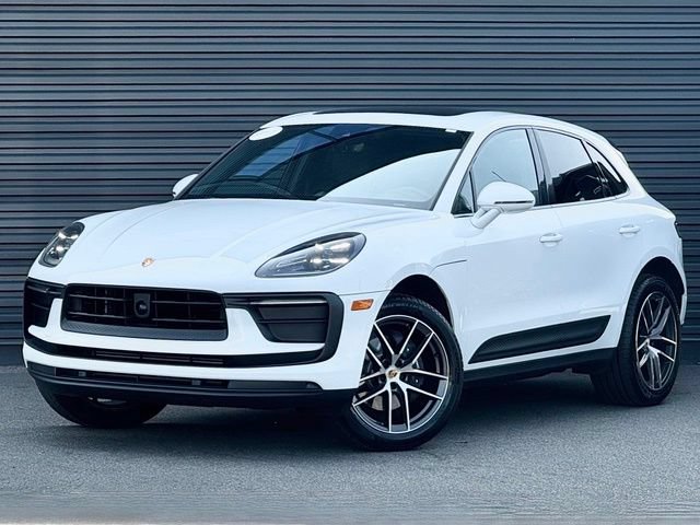 Certified 2026 Porsche Macan AWD/4WD image 1