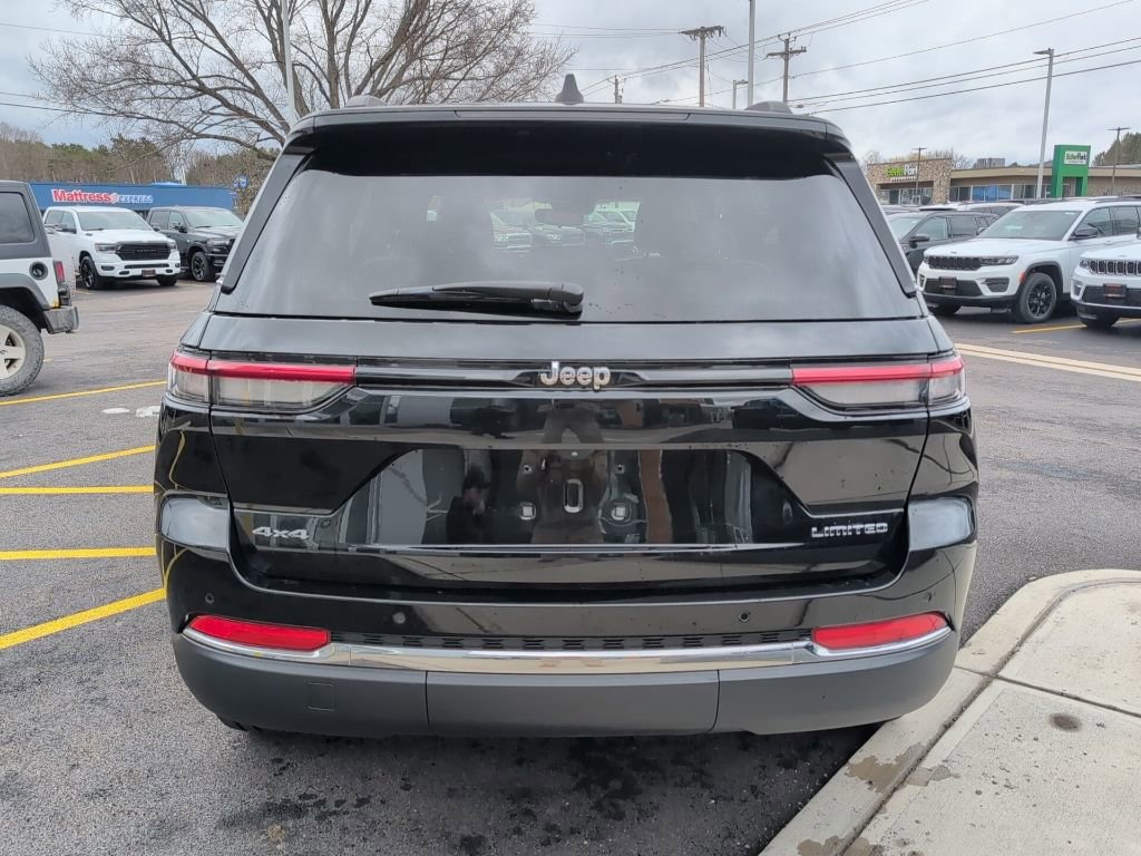 Used 2023 Jeep Grand Cherokee Limited image 7