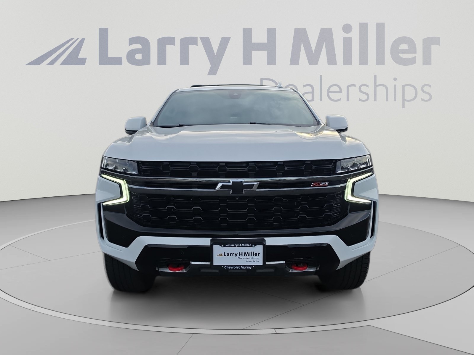 Certified 2022 Chevrolet Suburban Z71 w/ Luxury Package AWD/4WD image 8