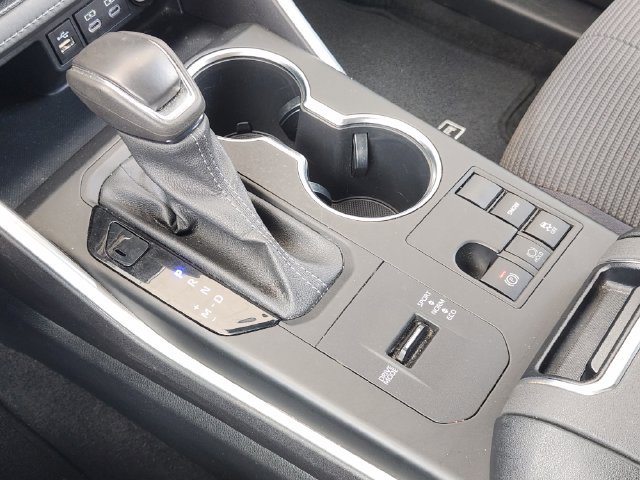 Used 2023 Toyota Highlander LE FWD image 18