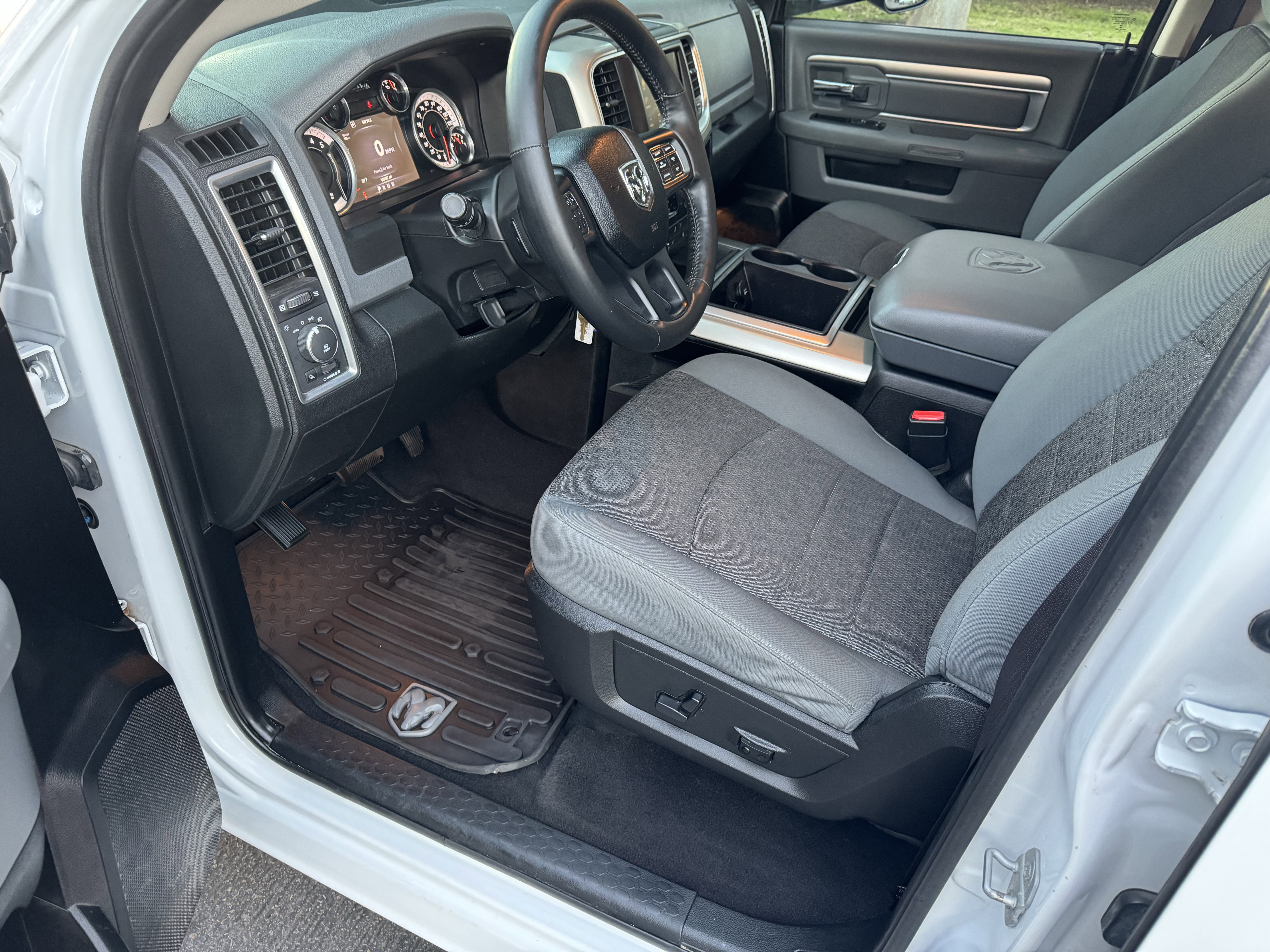 Used 2015 RAM 1500 Big Horn image 9