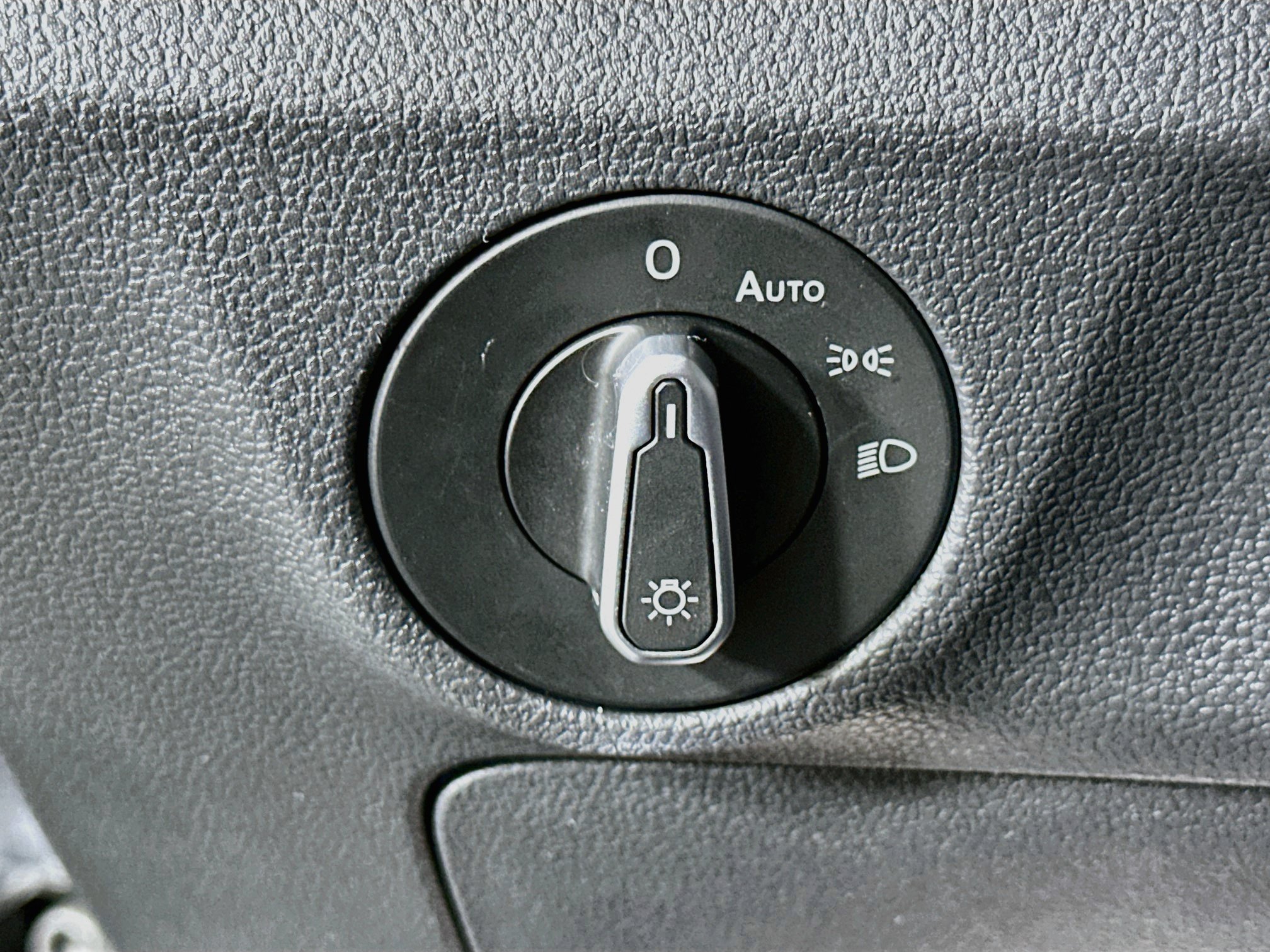 Used 2025 Volkswagen Jetta Sport FWD image 17