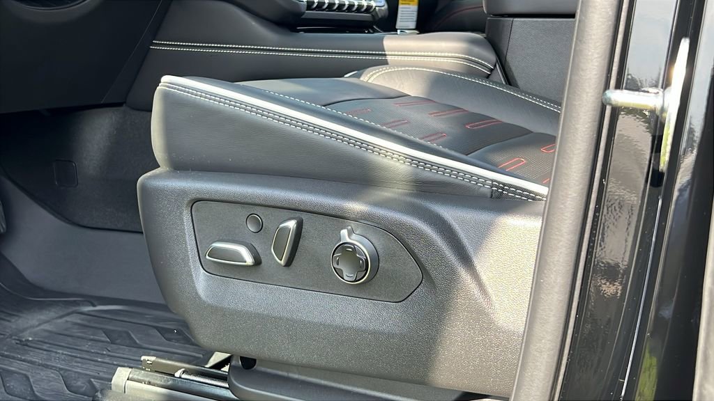 Used 2025 GMC Yukon AT4 Ultimate w/ LPO, Floor Liner Package image 21