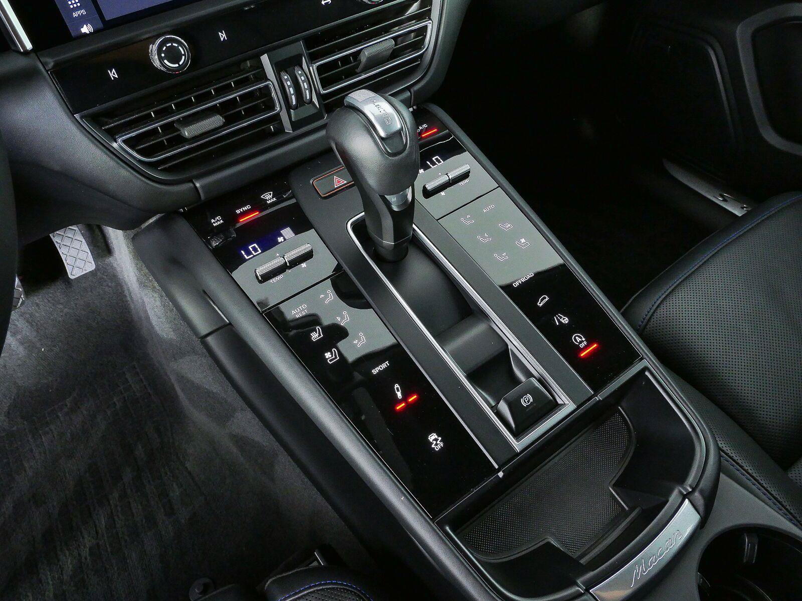 Certified 2023 Porsche Macan S AWD/4WD image 15