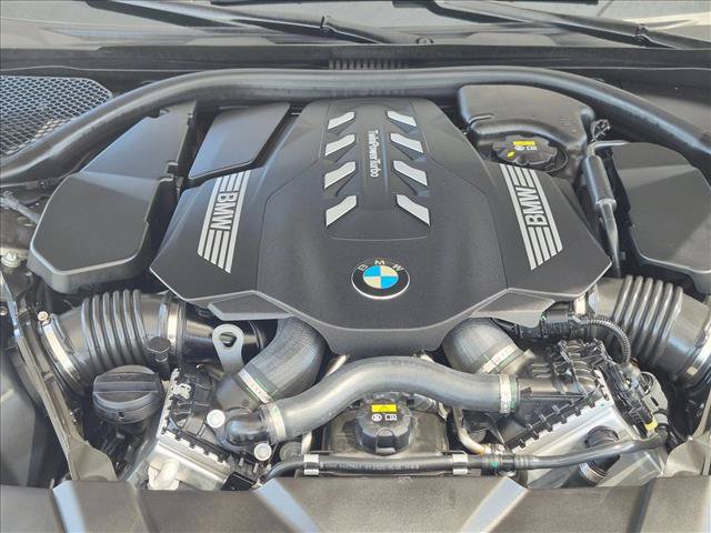 Used 2022 BMW 750i xDrive w/ Executive Package AWD/4WD image 23