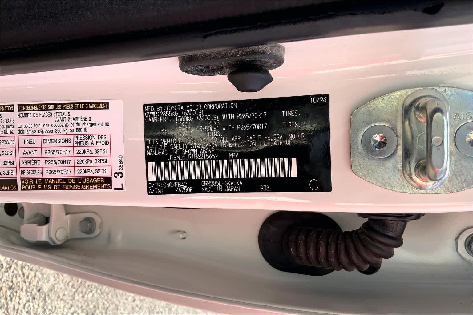 Used 2024 Toyota 4Runner SR5 AWD/4WD image 34