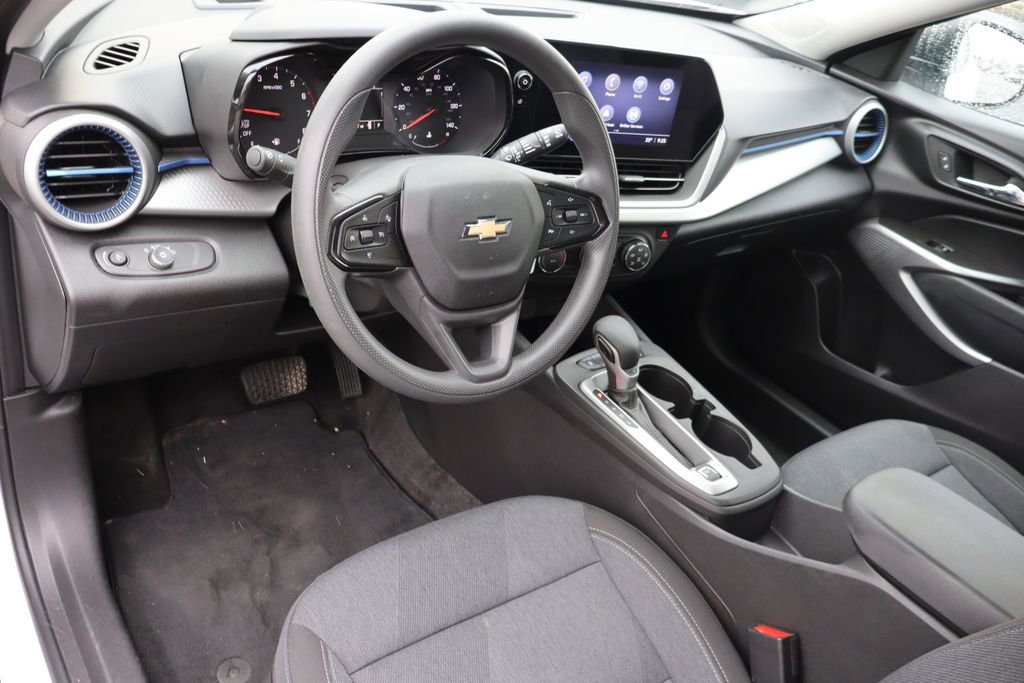 Used 2024 Chevrolet Trax LS image 5