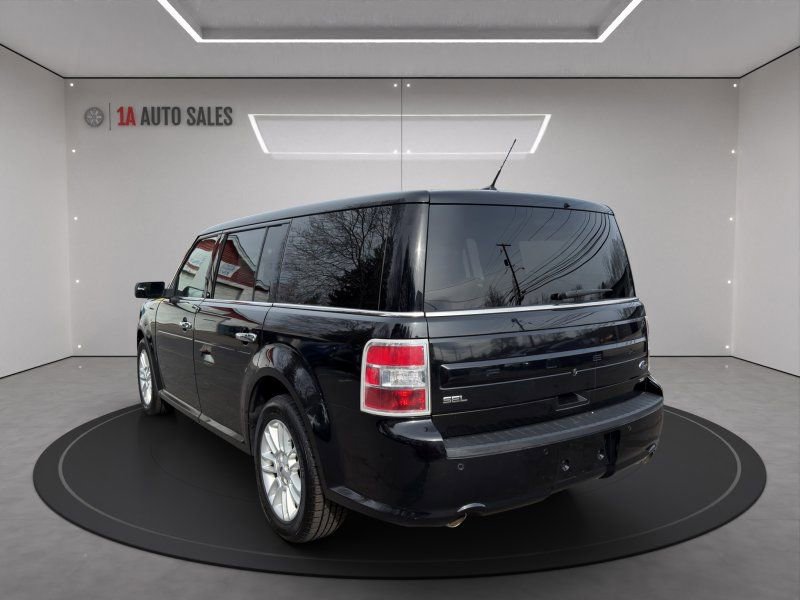 Used 2019 Ford Flex SEL image 3