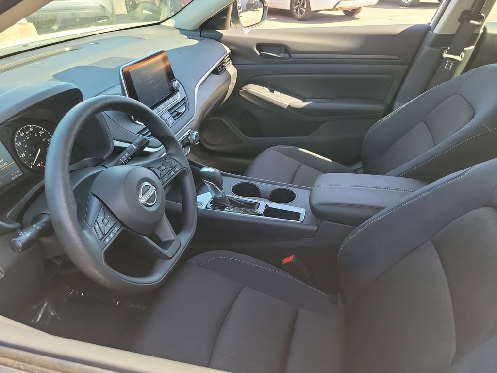Certified 2025 Nissan Altima 2.5 S image 3