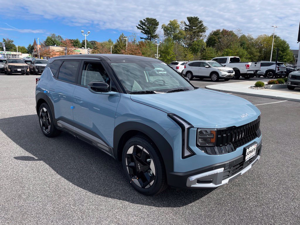 New 2027 Kia Seltos S FWD image 2