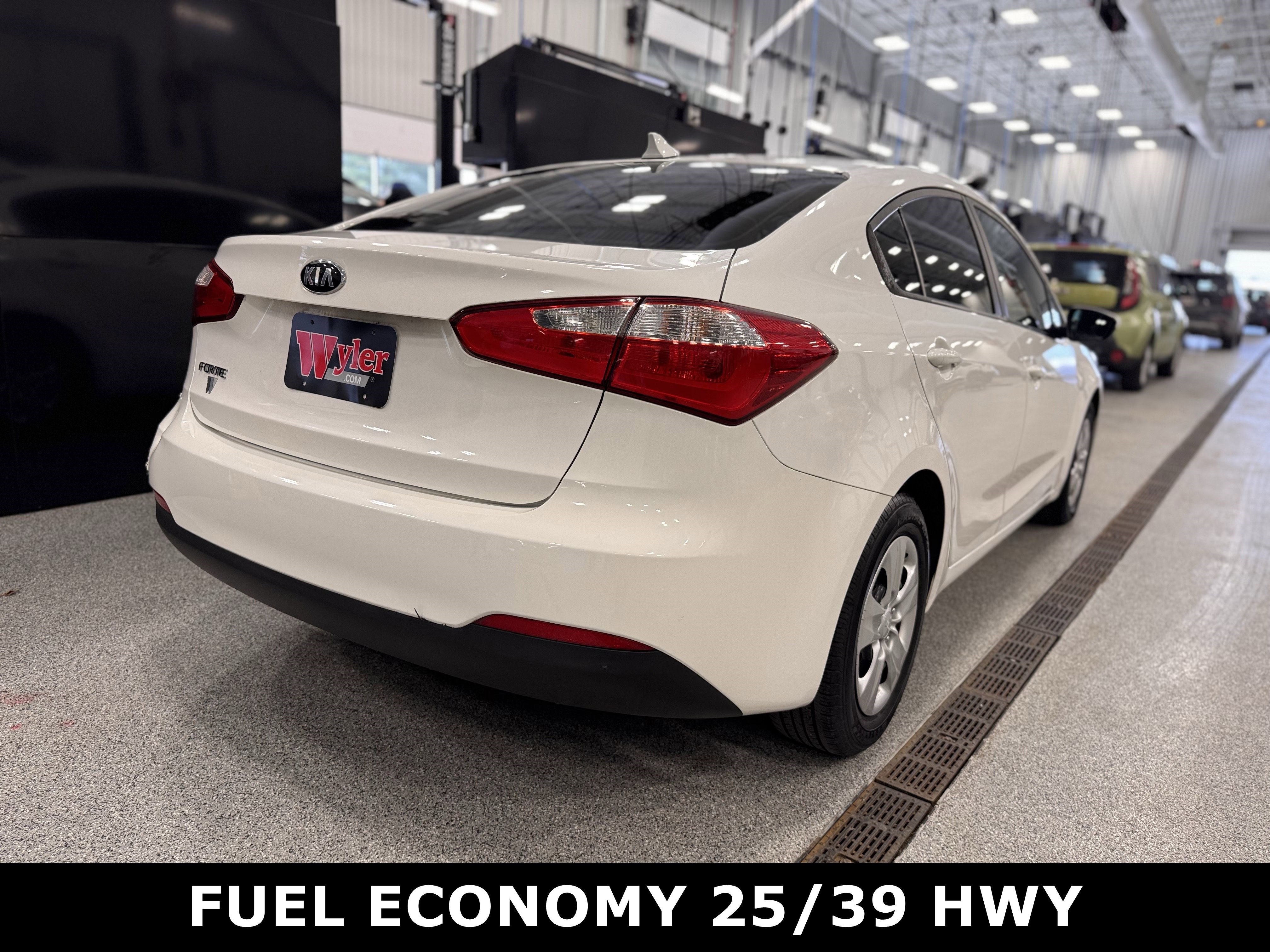 Used 2016 Kia Forte LX image 3
