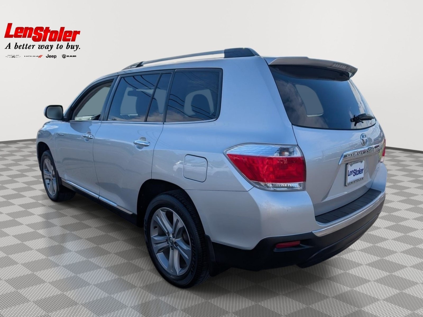 Used 2012 Toyota Highlander Limited w/ Tow Pkg AWD/4WD image 3