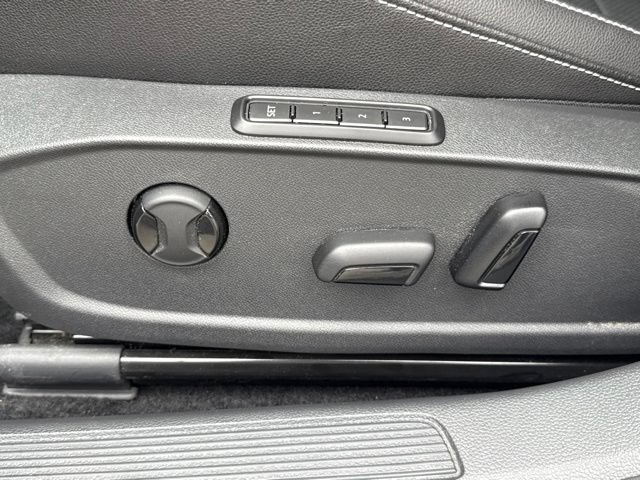 Used 2023 Volkswagen Jetta SEL FWD image 20