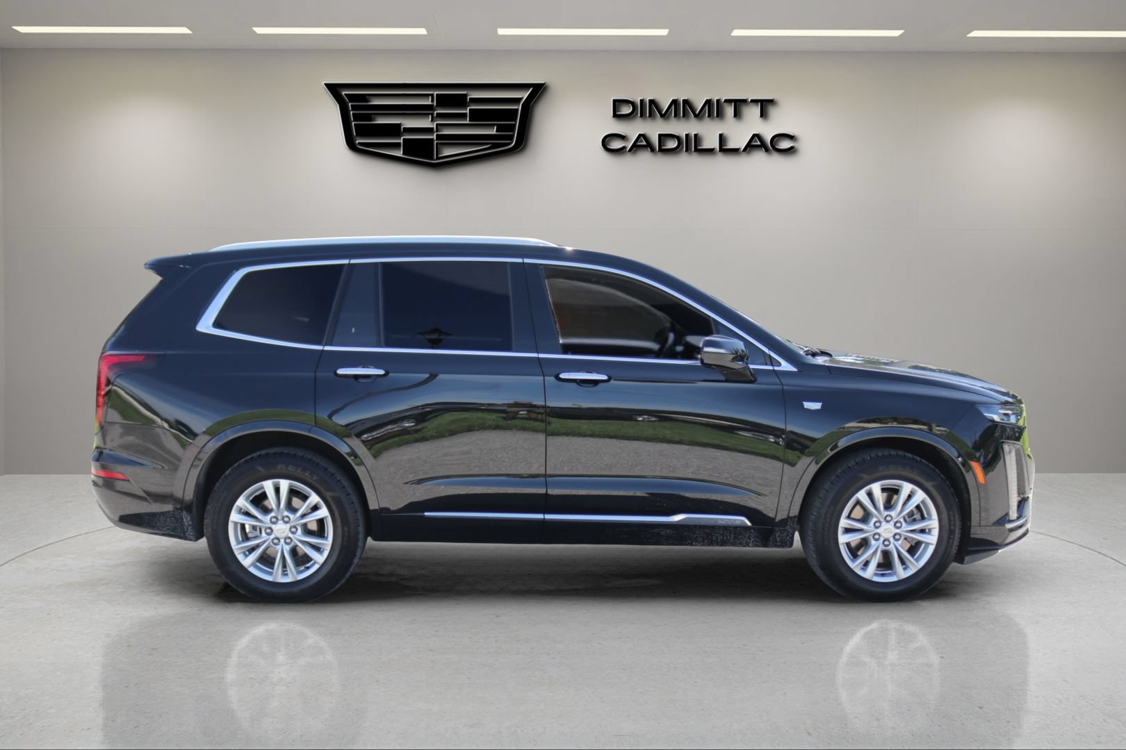 Used 2023 Cadillac XT6 Luxury FWD image 4
