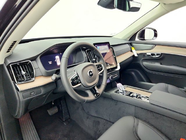 New 2026 Volvo XC90 B6 Plus w/ Protection Package Premier AWD/4WD image 16
