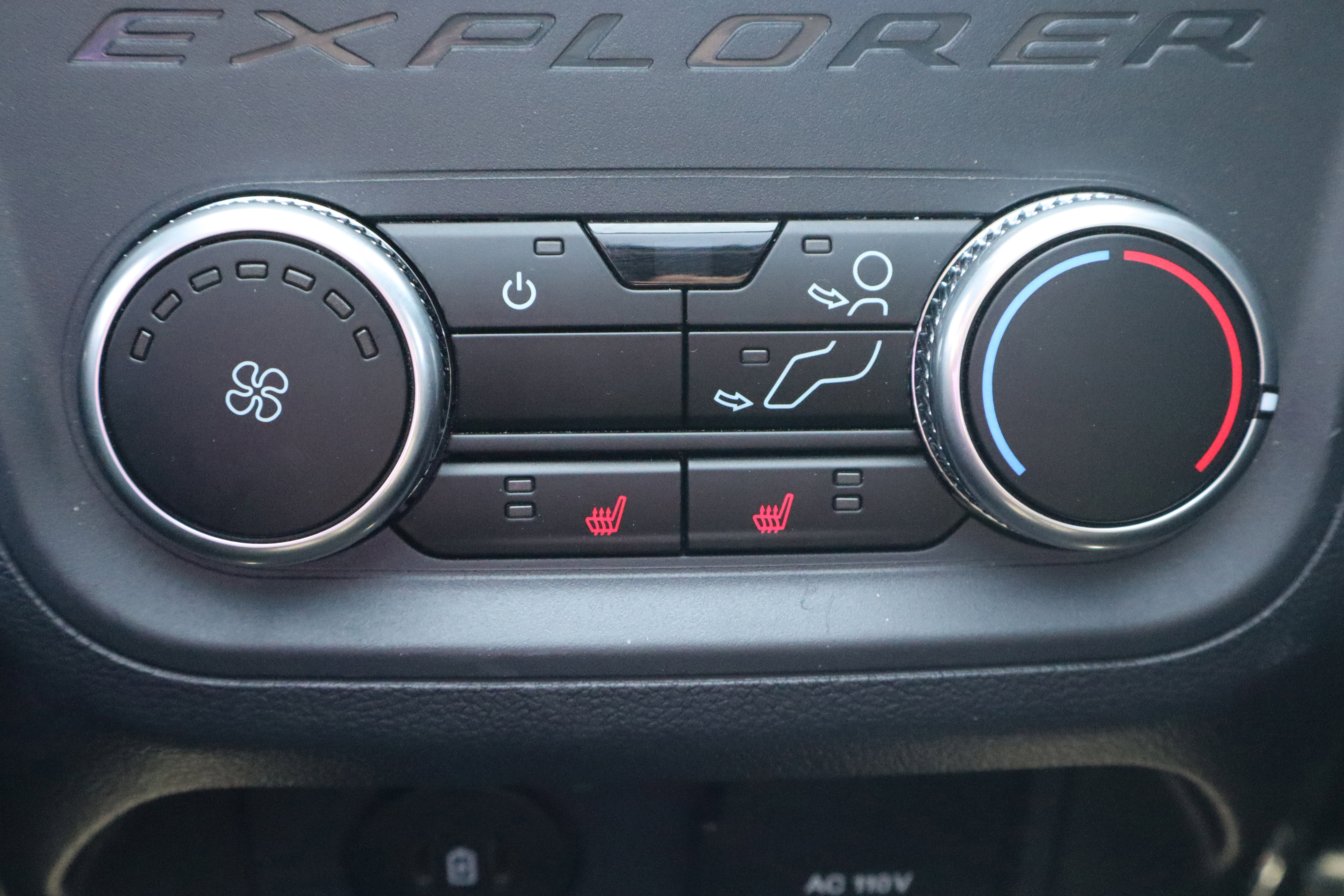 Used 2025 Ford Explorer ST image 26