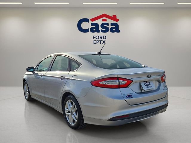 Used 2016 Ford Fusion SE image 4