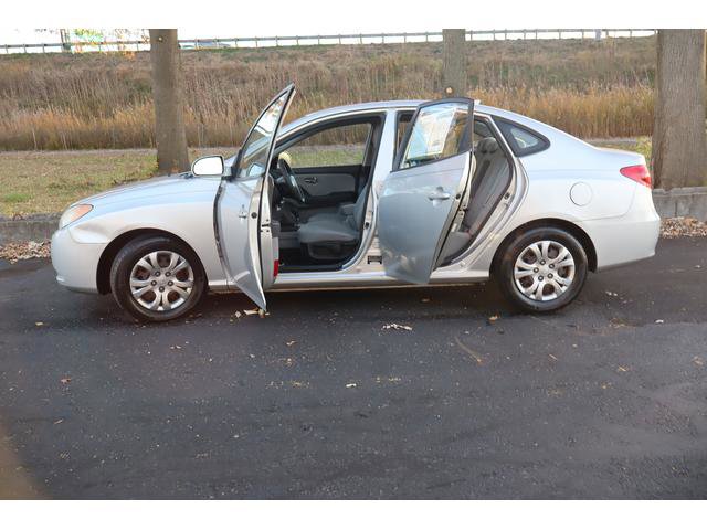 Used 2010 Hyundai Elantra GLS image 17