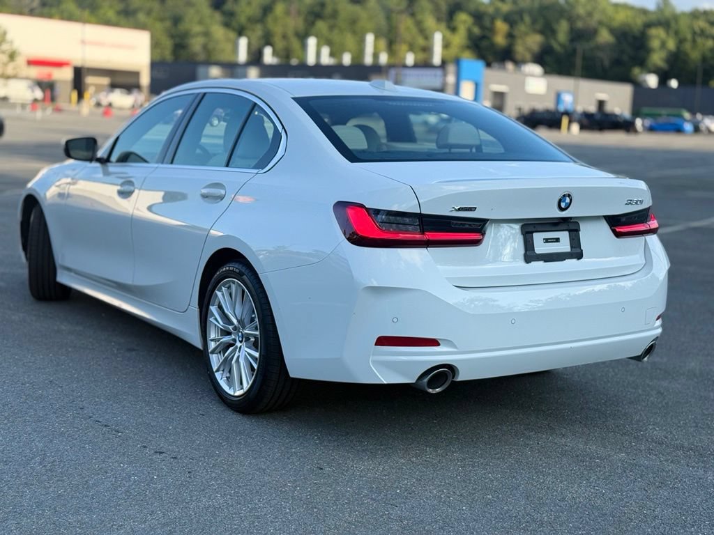 Certified 2023 BMW 330i xDrive Sedan w/ Driving Assistance Package AWD/4WD image 4
