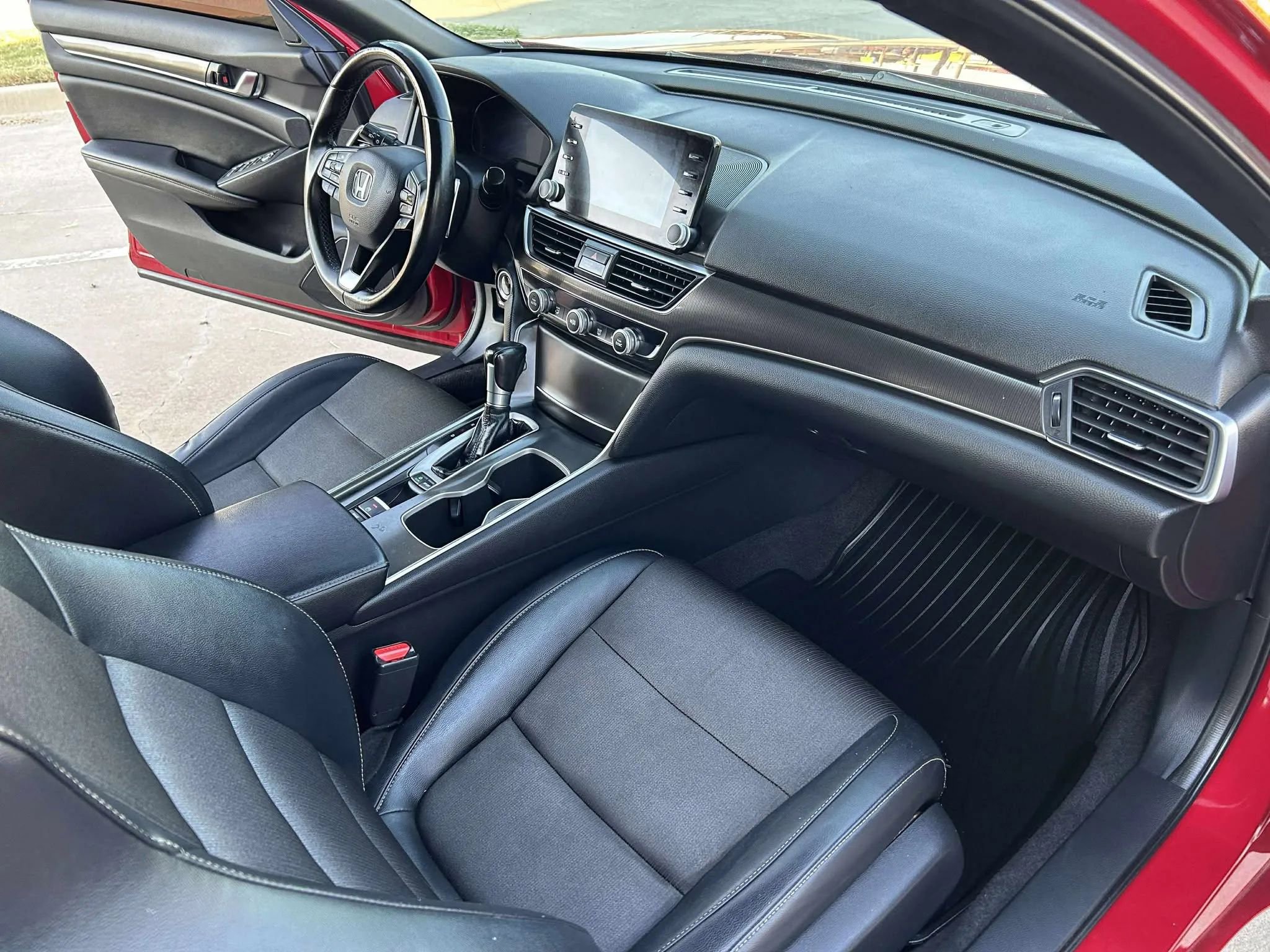 Used 2018 Honda Accord Sport image 22